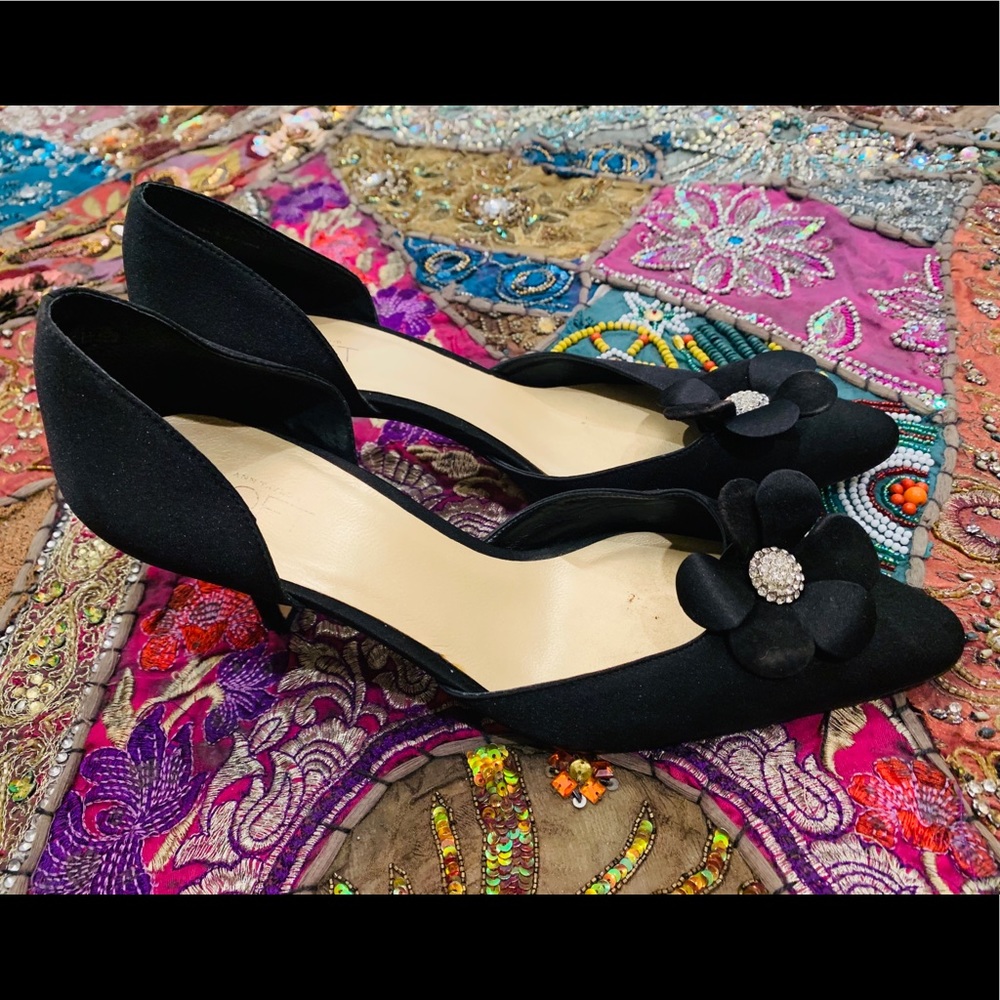 Ann Taylor Satin Bling Flower Pump
